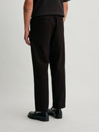 1Tuck Tapered Pants